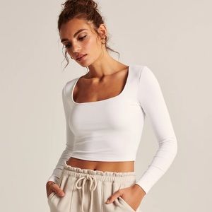 NWT Long-Sleeve Seamless Slim Top